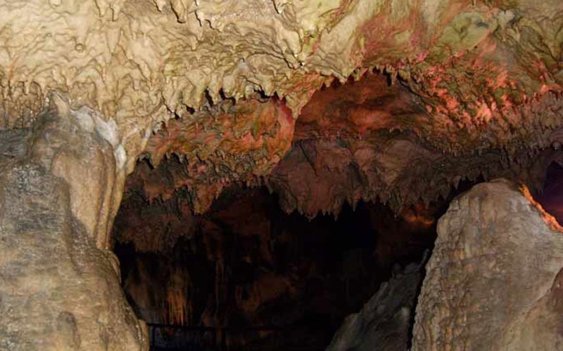 غار آبی قوری قلعه بزرگ ترین غار آسیا در کرمانشاه