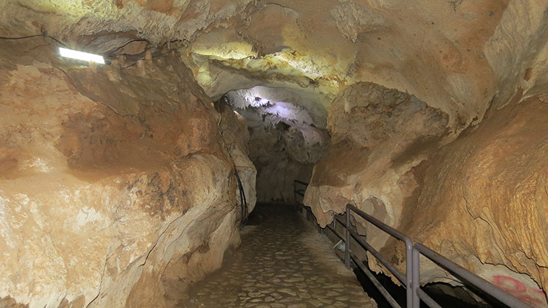 غار آبی قوری قلعه بزرگ ترین غار آسیا در کرمانشاه